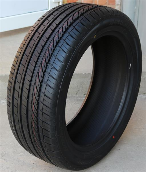 255/35R19 96W HEADWAY HU901